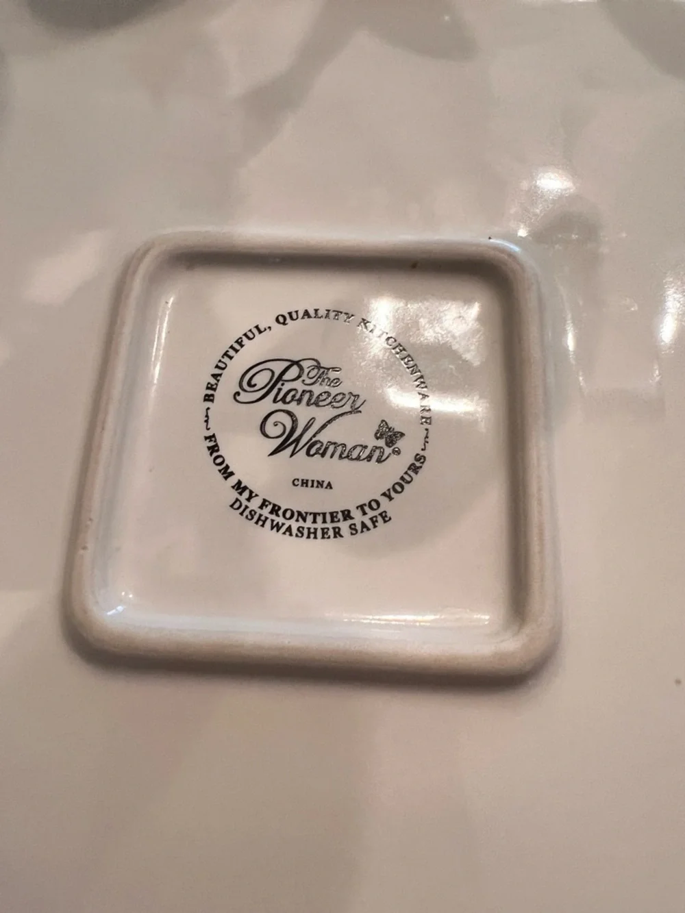 The Pioneer Woman White Ceramic Spoon Rest with Scalloped Edge